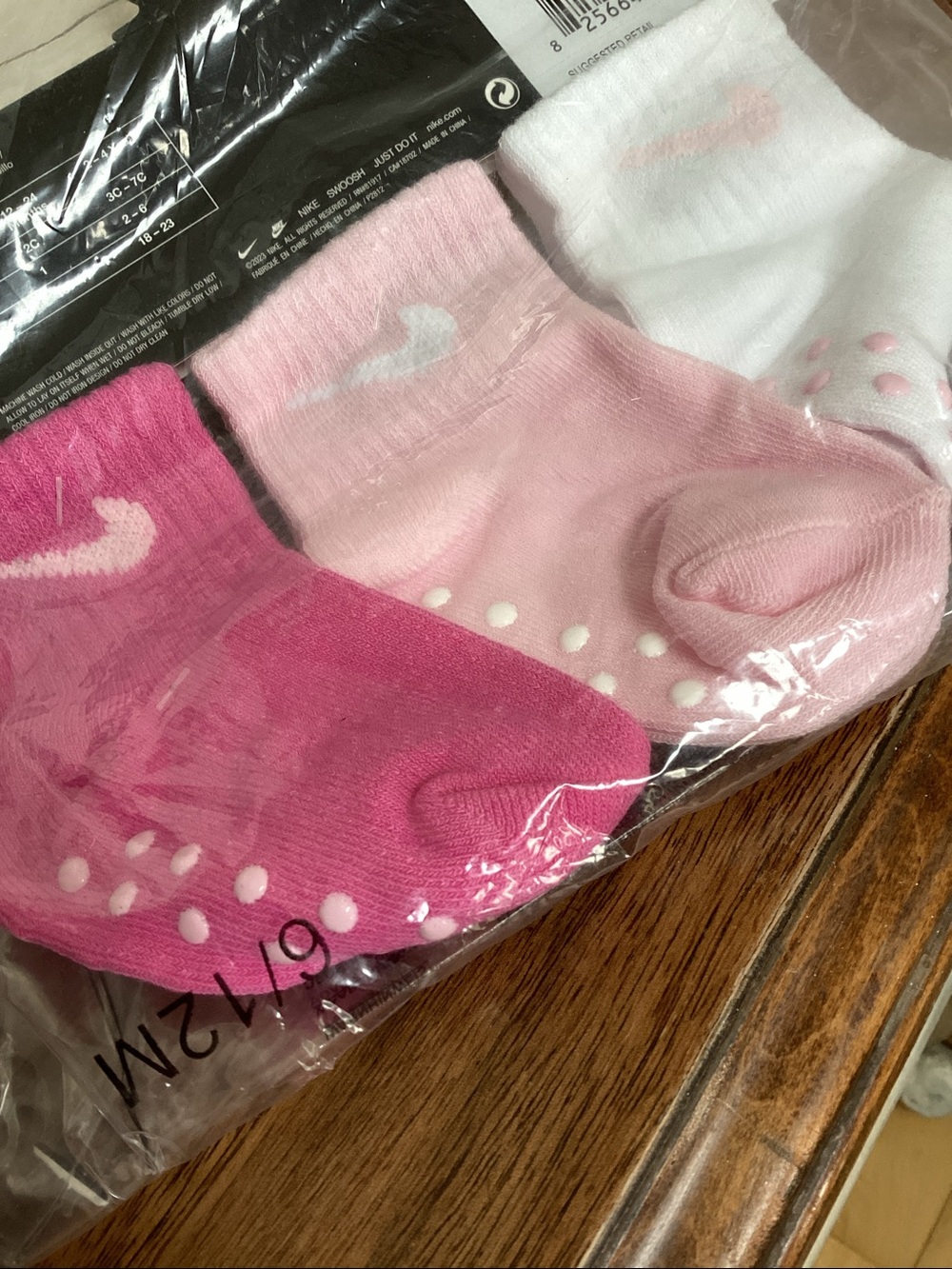 Nike Baby nonslip Grip Socks Set of 3. Pink, new with tags. Girls 6-12 months